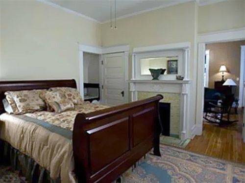 Bed and Breakfast The Historic Morris Harvey House Fayetteville Pokoj fotografie