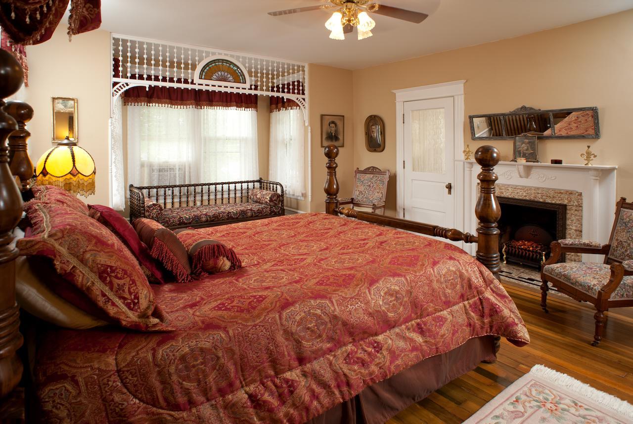 Bed and Breakfast The Historic Morris Harvey House Fayetteville Pokoj fotografie